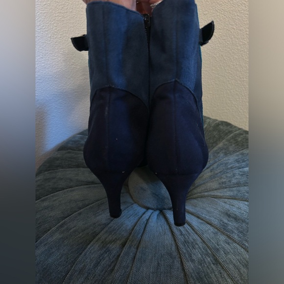 Nanette suede Short heels pointy toe booties - Picture 5 of 6
